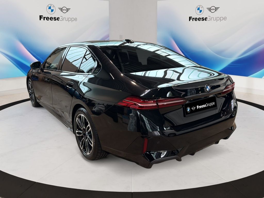 BMW 520 2024 г. Чёрный, пробег 23560 км