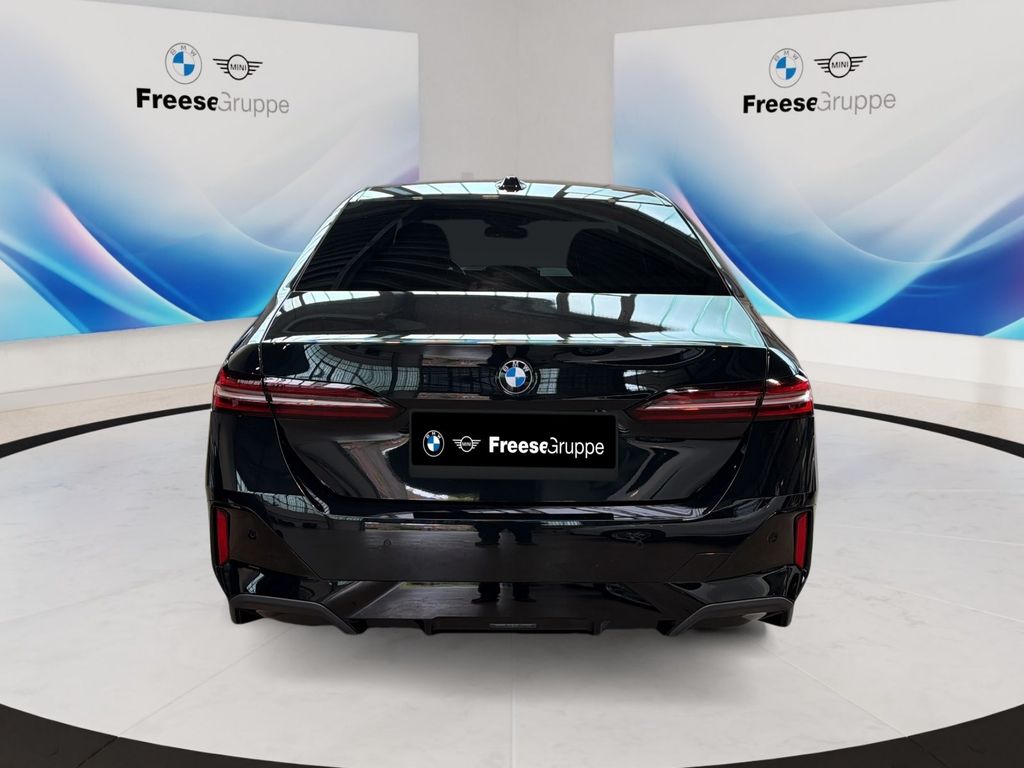 BMW 520 2024 г. Чёрный, пробег 23560 км
