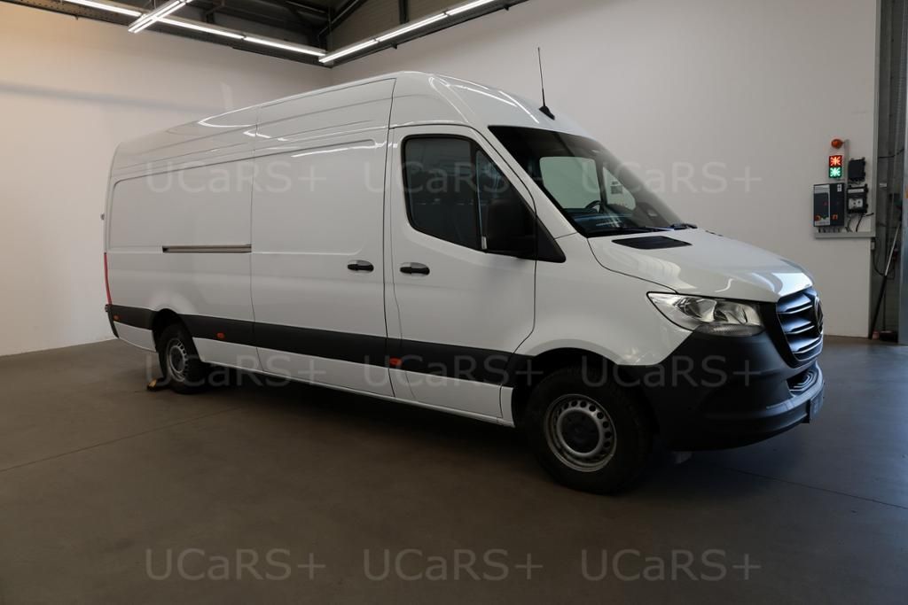 Mercedes-Benz SPRINTER 2025 г. Белый, пробег 48750 км