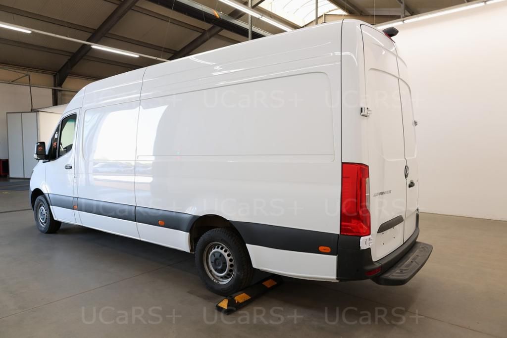 Mercedes-Benz SPRINTER 2025 г. Белый, пробег 48750 км