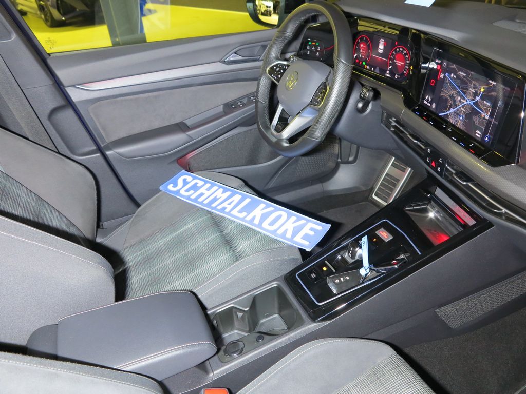 Volkswagen Golf 2023 г. Синий, пробег 51700 км