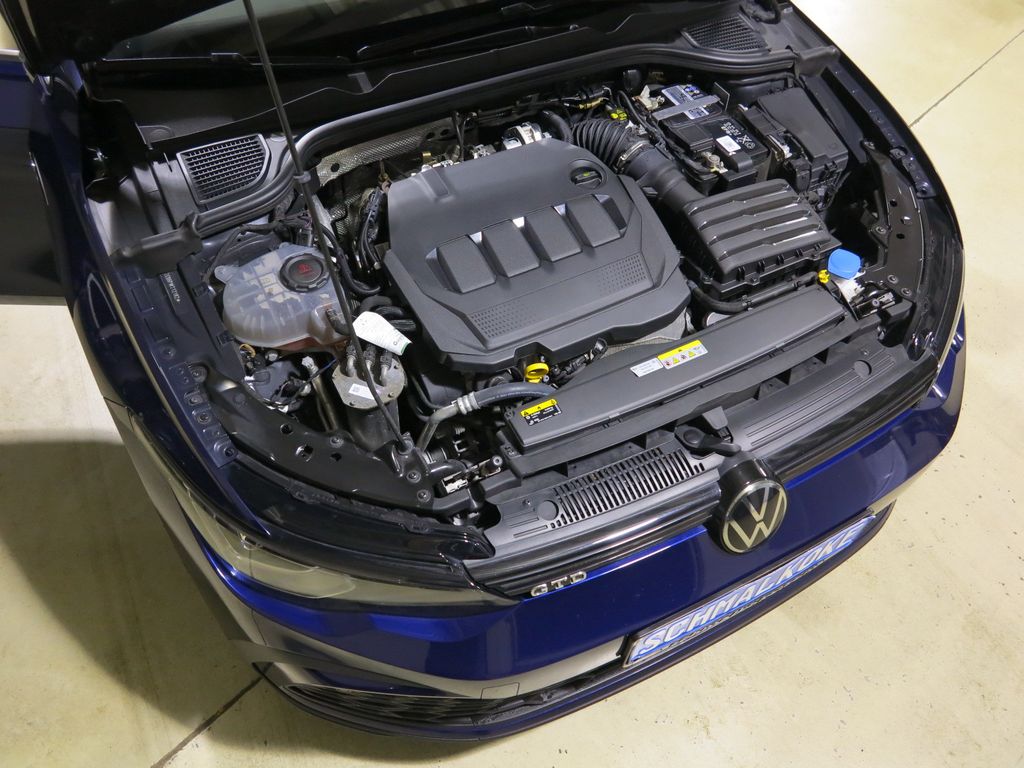Volkswagen Golf 2023 г. Синий, пробег 51700 км
