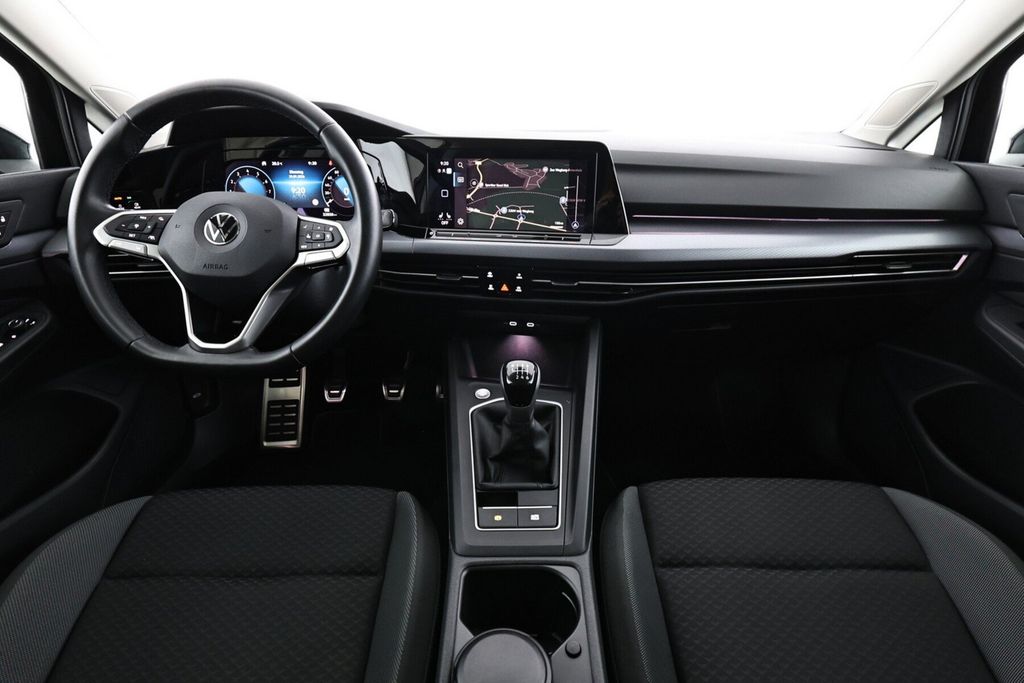 Volkswagen Golf 2023 г. Чёрный, пробег 32856 км