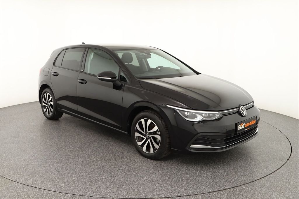 Volkswagen Golf 2023 г. Чёрный, пробег 35679 км