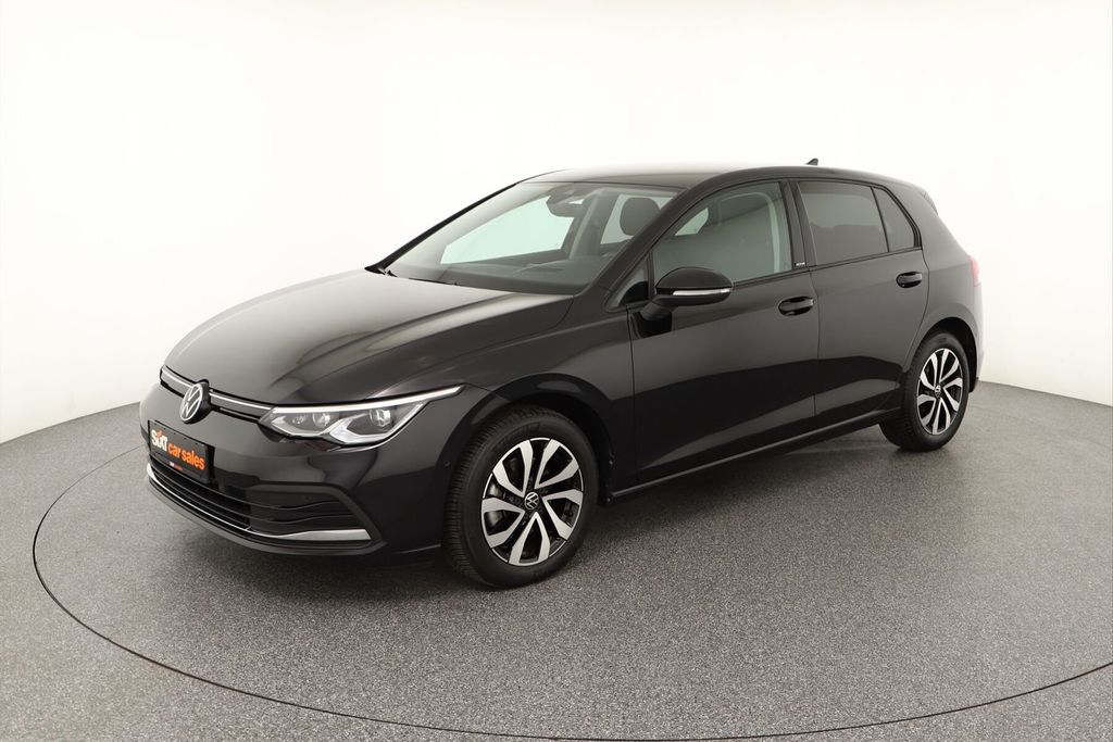 Volkswagen Golf 2023 г. Чёрный, пробег 35679 км