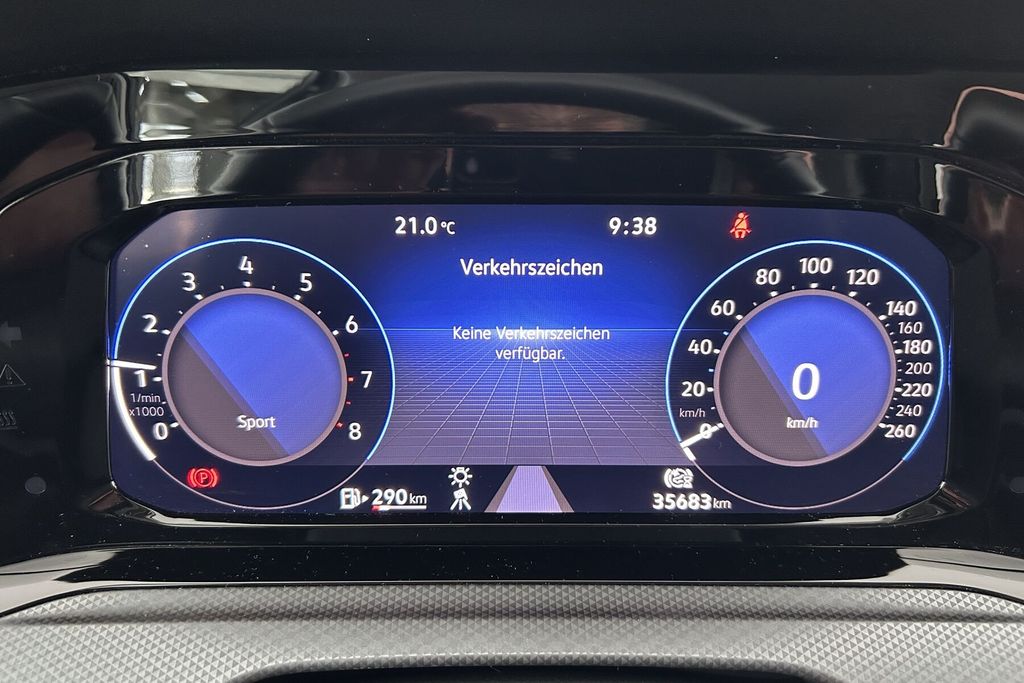 Volkswagen Golf 2023 г. Чёрный, пробег 35679 км