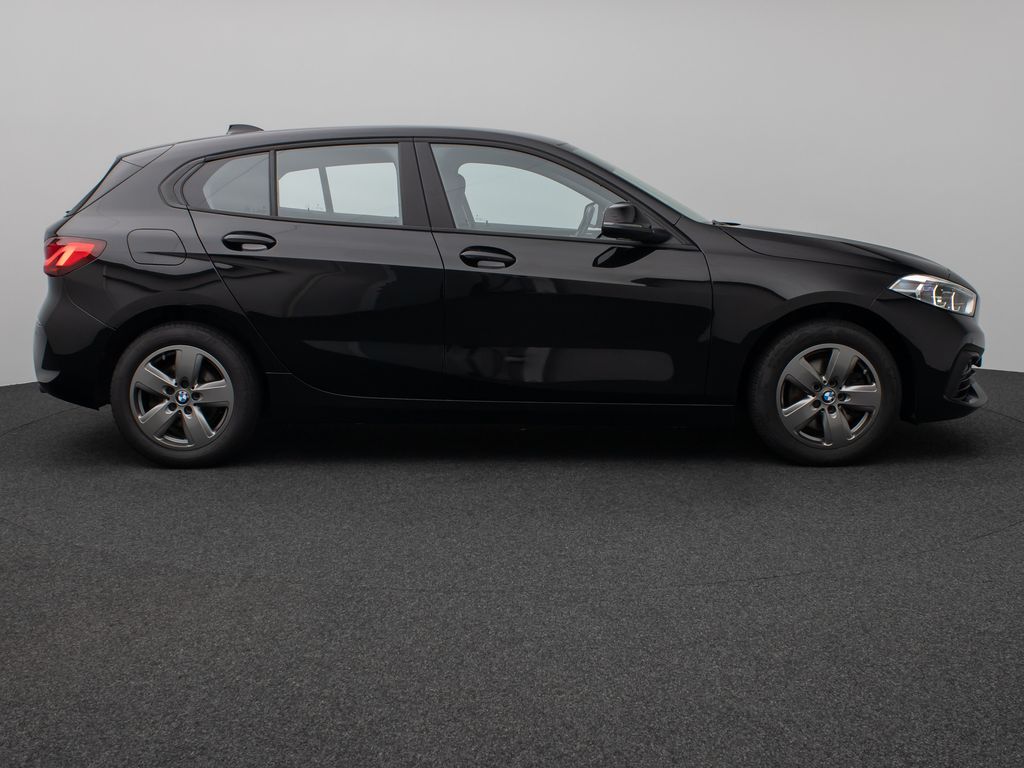 BMW 118 2023 г. Чёрный, пробег 58396 км