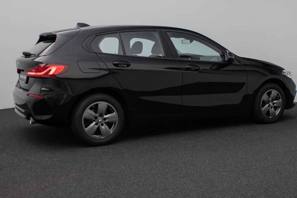 BMW 118 2023 г. Чёрный, пробег 58396 км