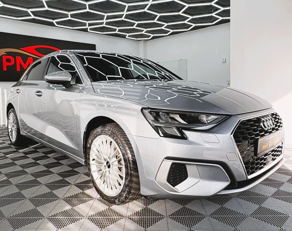 Audi A3 2023 г. Серебристый, пробег 30000 км