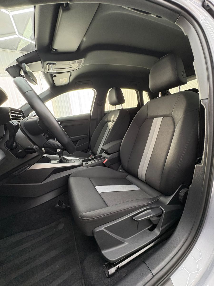 Audi A3 2023 г. Серебристый, пробег 30000 км