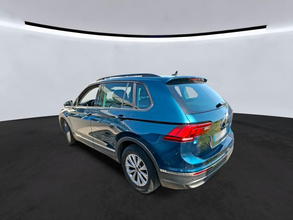 Volkswagen Tiguan 2024 г. Синий, пробег 44710 км
