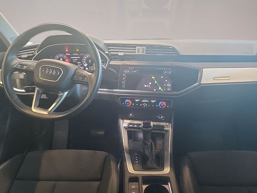 Audi Q3 2024 г. Чёрный, пробег 33331 км