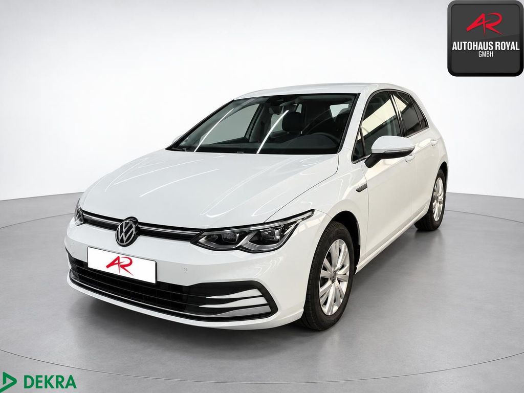 Volkswagen Golf 2023 г. Белый, пробег 7410 км