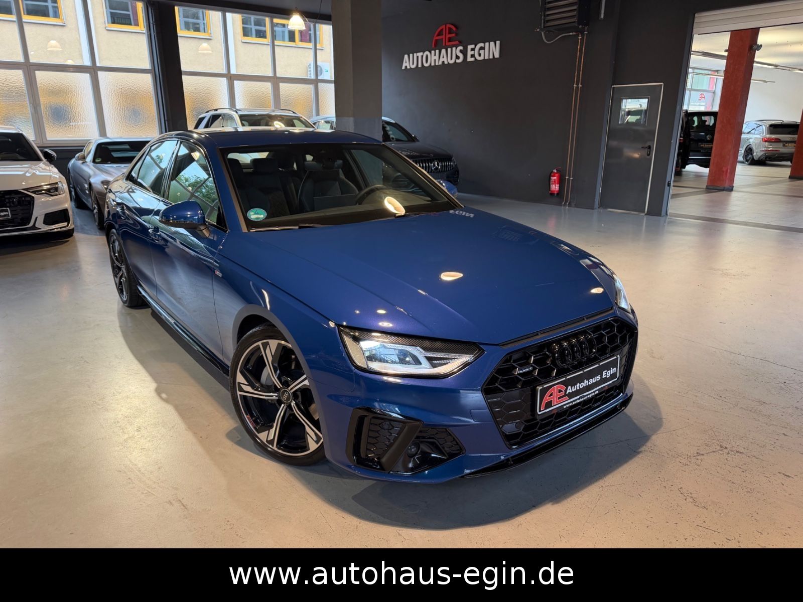 Audi A4 2023 г. Синий, пробег 52000 км