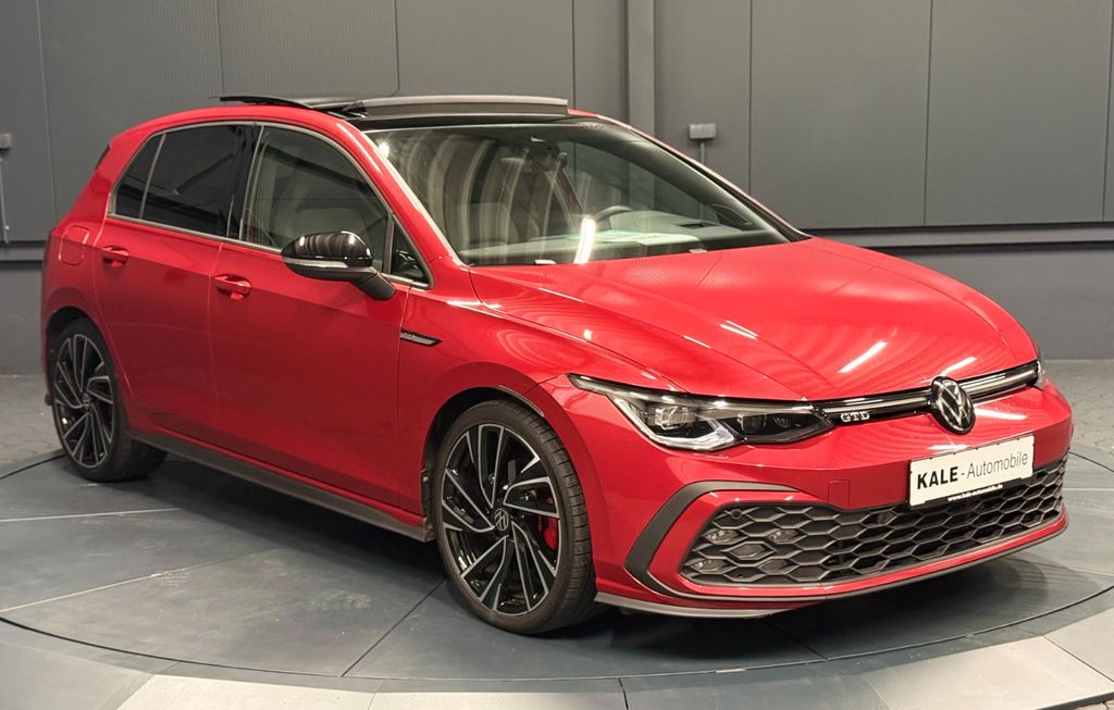 Volkswagen Golf 2023 г. Красный, пробег 39000 км