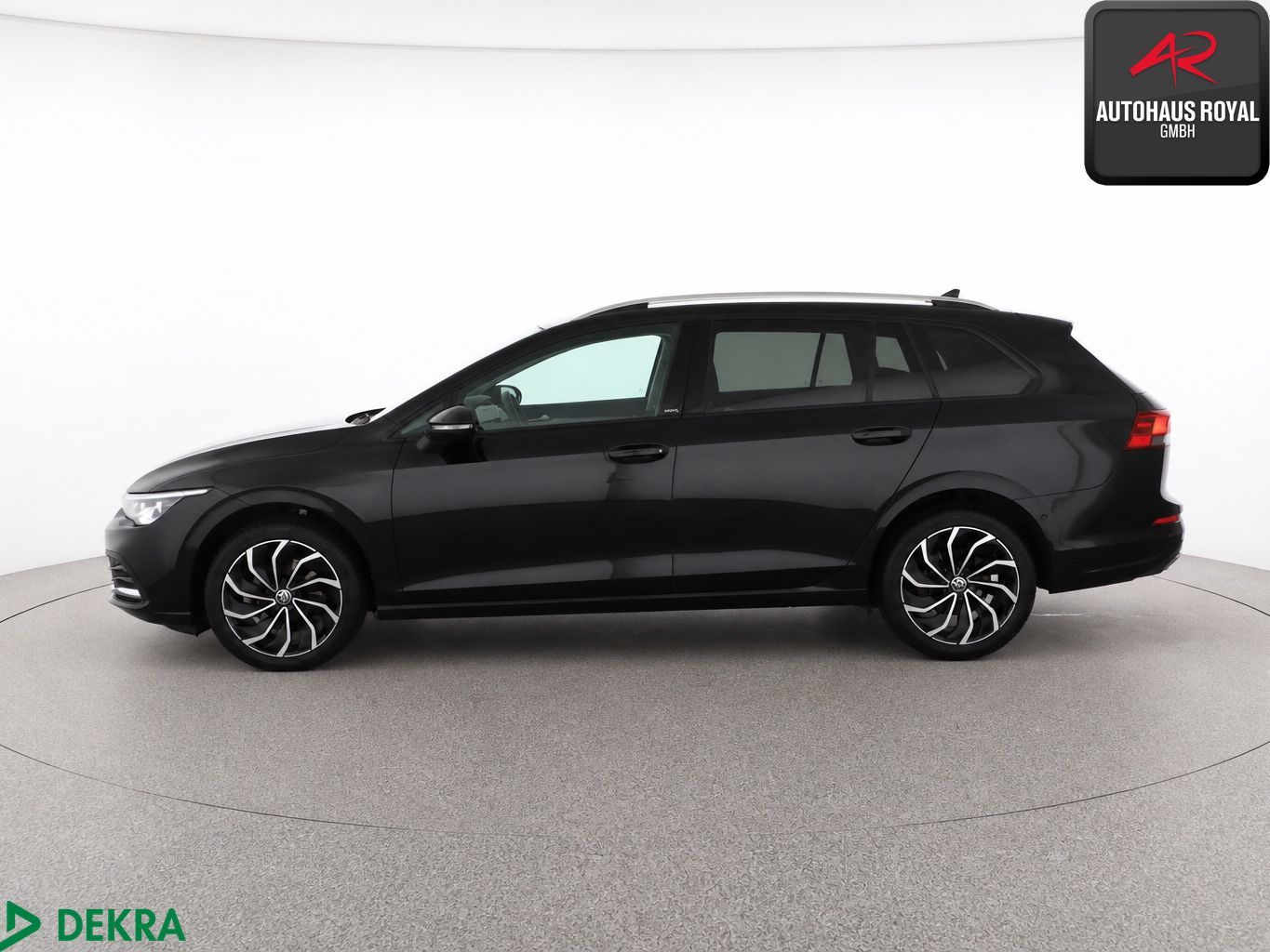 Volkswagen Golf 2024 г. Чёрный, пробег 37857 км