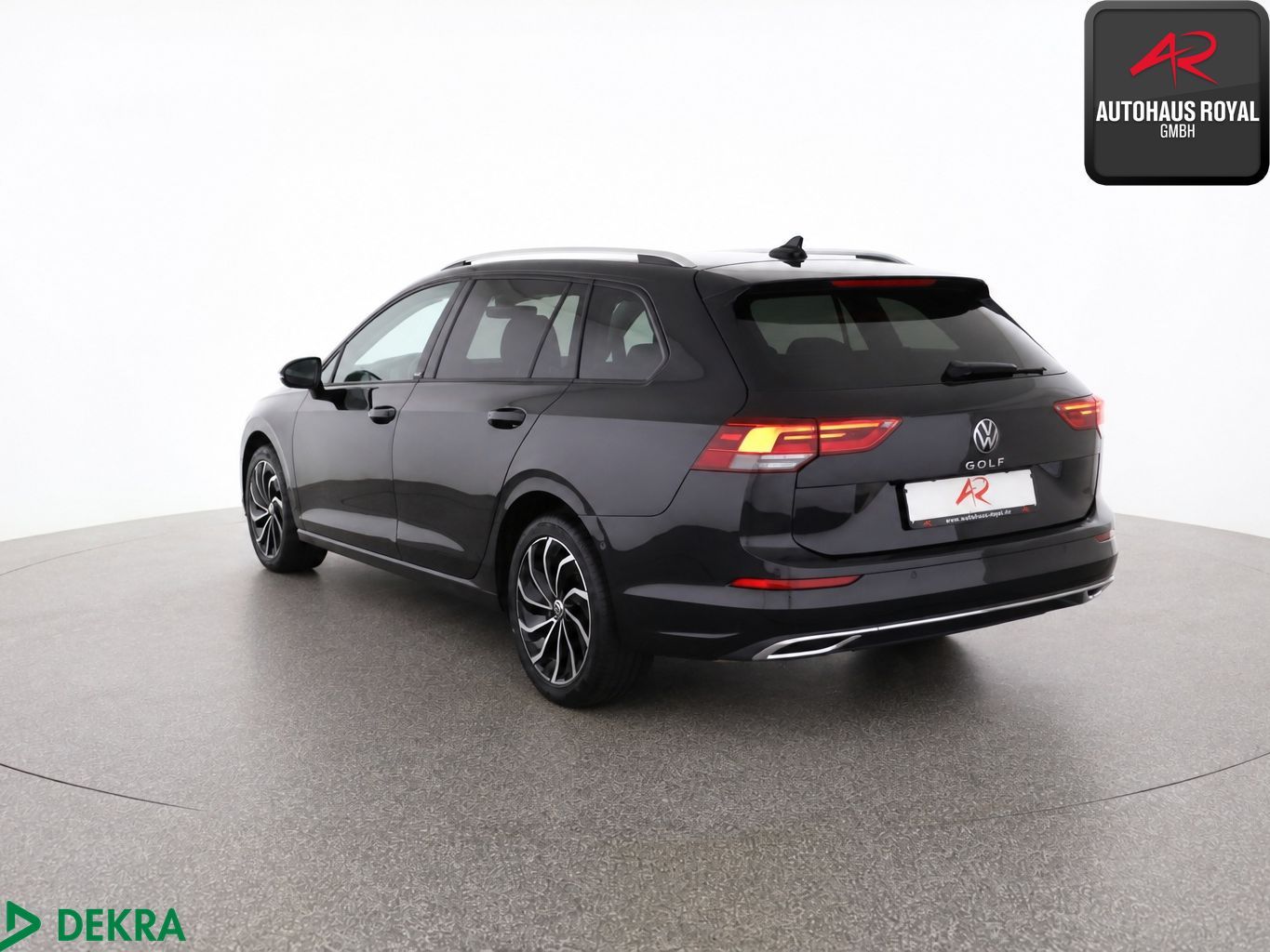 Volkswagen Golf 2024 г. Чёрный, пробег 37857 км
