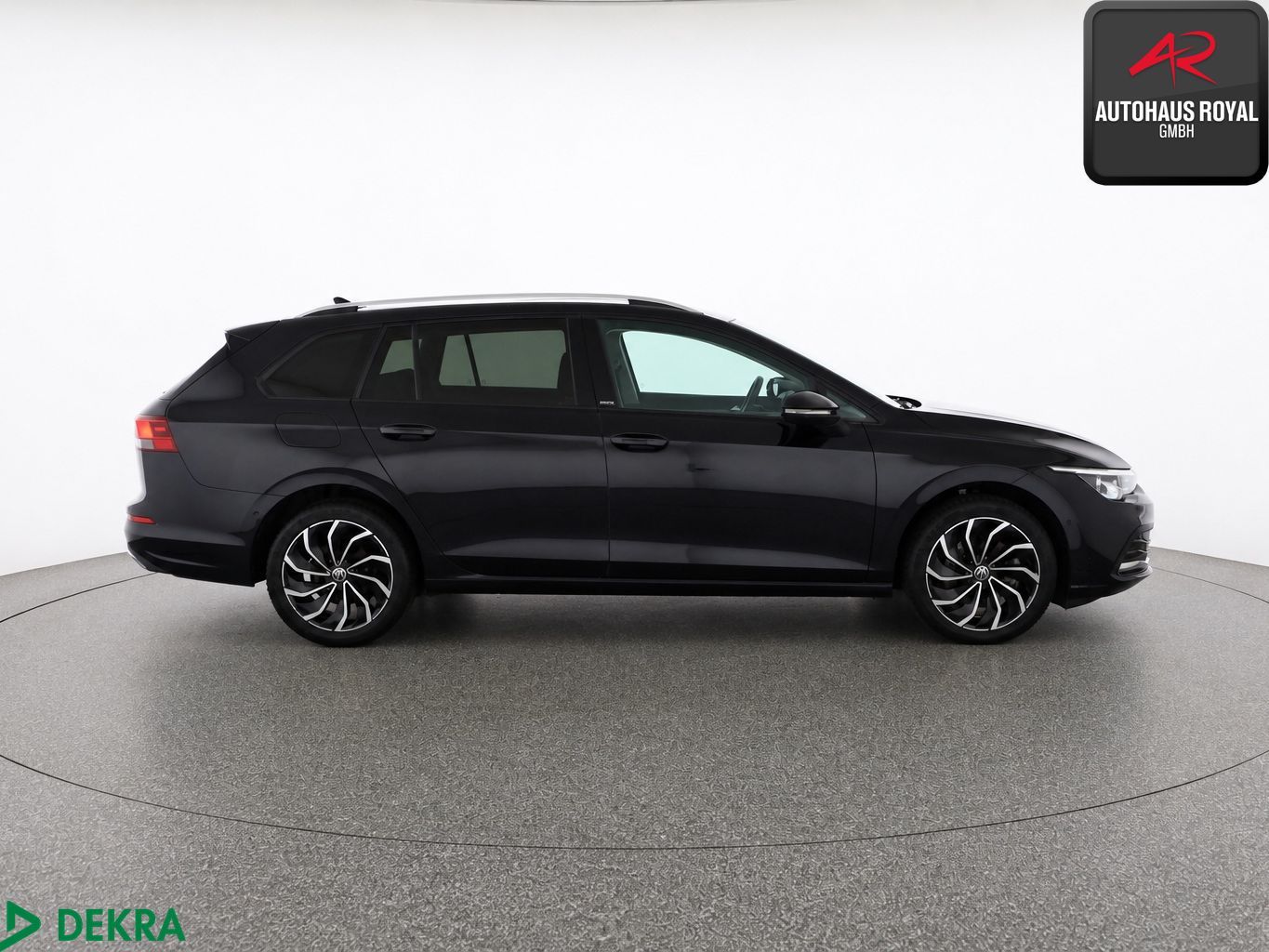 Volkswagen Golf 2024 г. Чёрный, пробег 37857 км