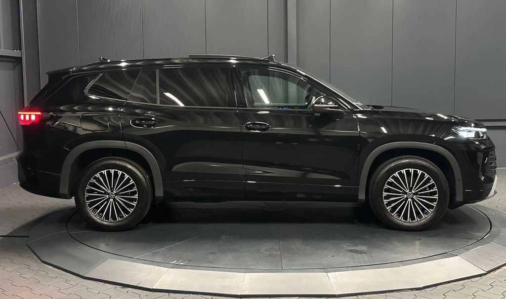 Volkswagen Tayron 2025 г. Чёрный, пробег 23000 км