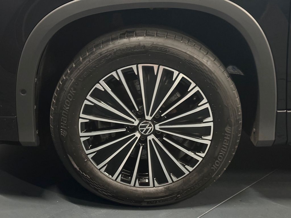 Volkswagen Tayron 2025 г. Чёрный, пробег 23000 км