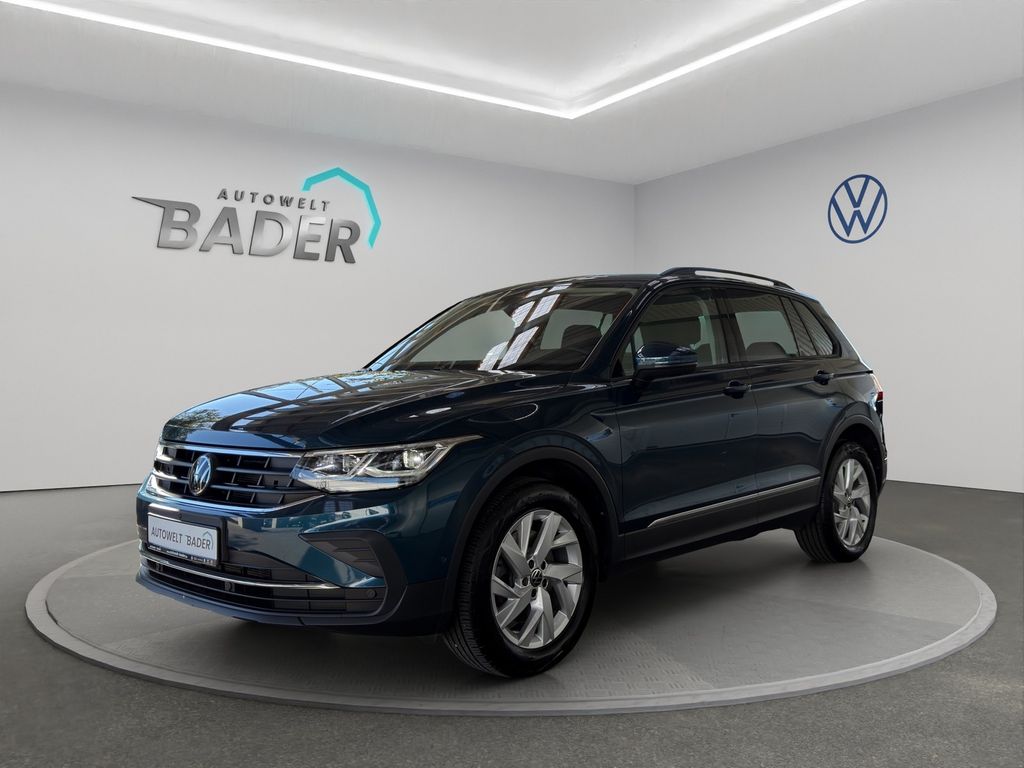 Volkswagen Tiguan 2023 г. Синий, пробег 46360 км