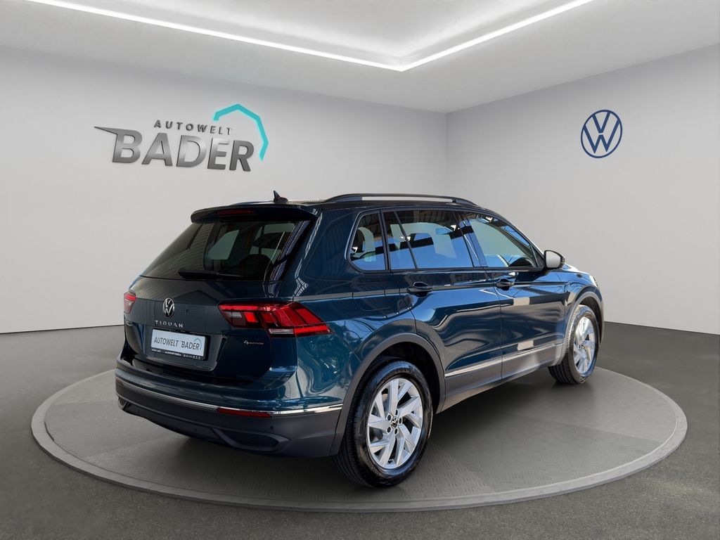 Volkswagen Tiguan 2023 г. Синий, пробег 46360 км