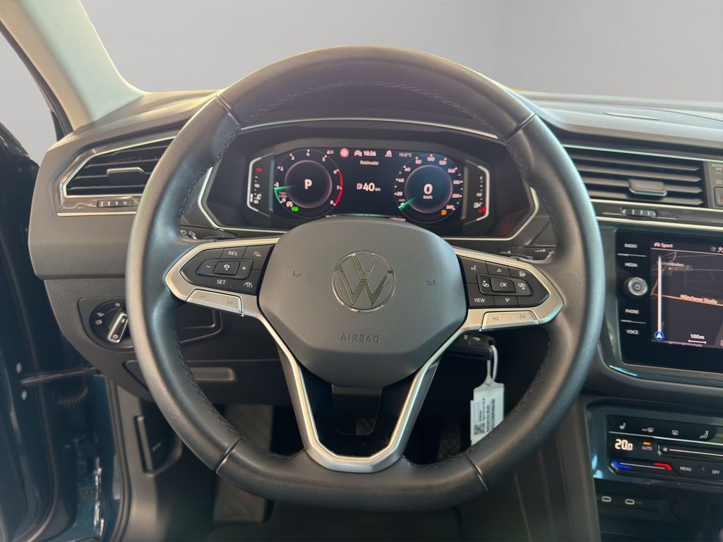 Volkswagen Tiguan 2023 г. Синий, пробег 46360 км