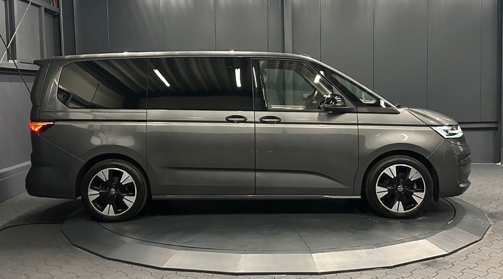 Volkswagen T7 MULTIVAN 2024 г. Серый, пробег 59000 км