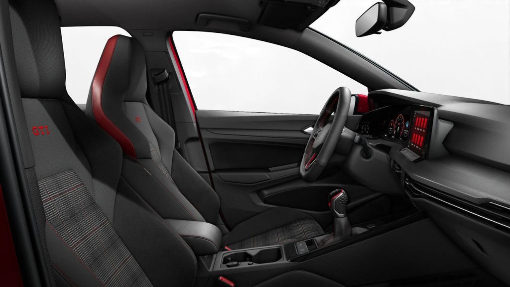 Volkswagen Golf 2023 г. Красный, пробег 18460 км