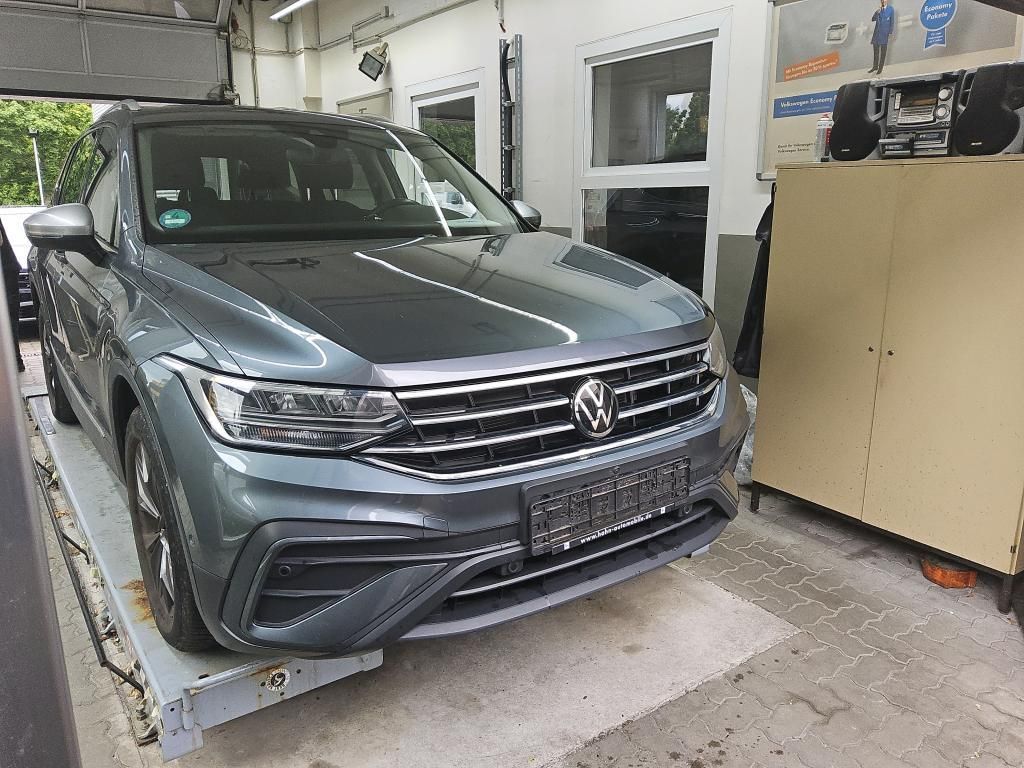 Volkswagen TIGUAN ALLSPACE 2022 г. Серый, пробег 54780 км