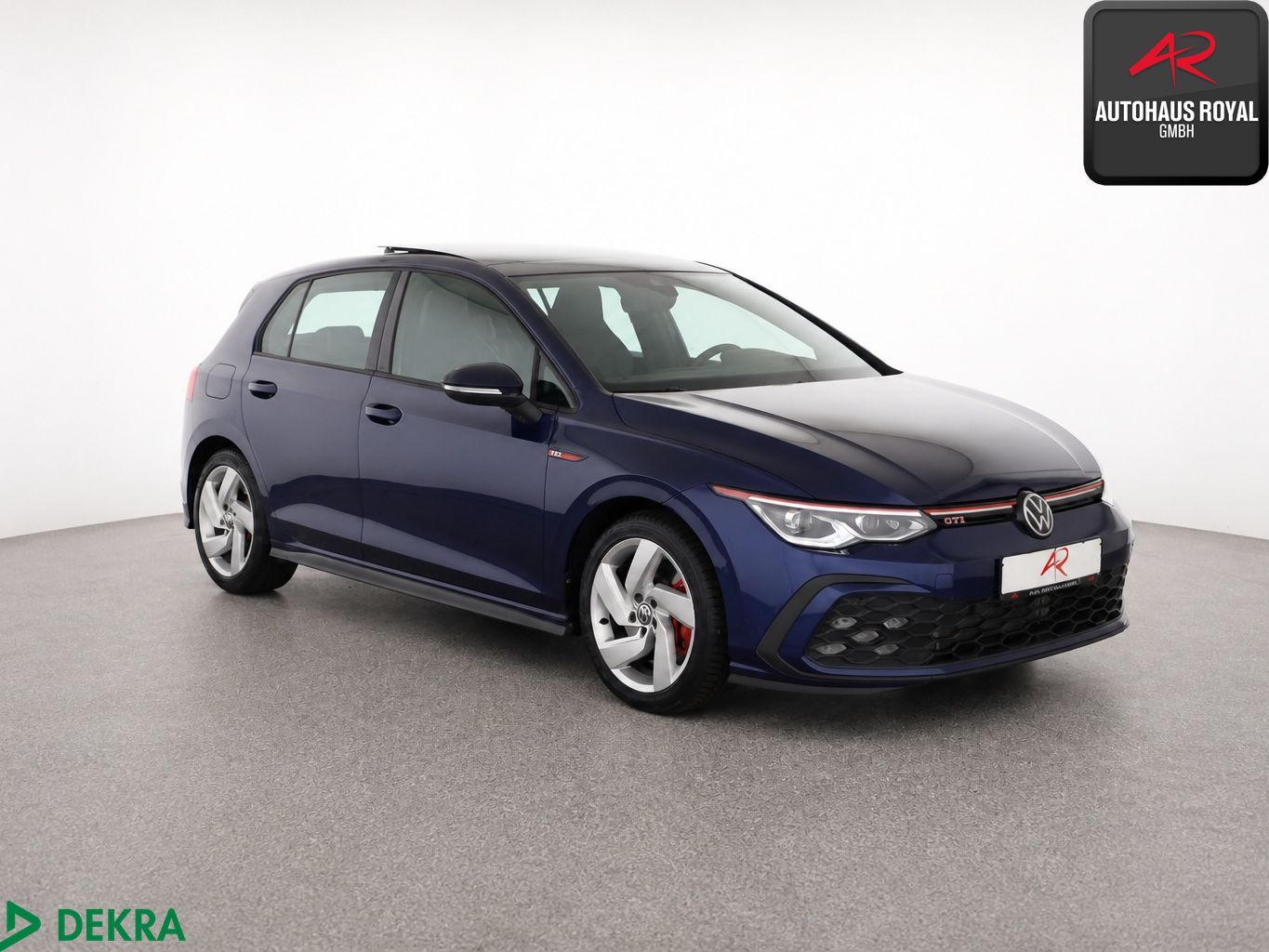 Volkswagen Golf 2024 г. Синий, пробег 29451 км