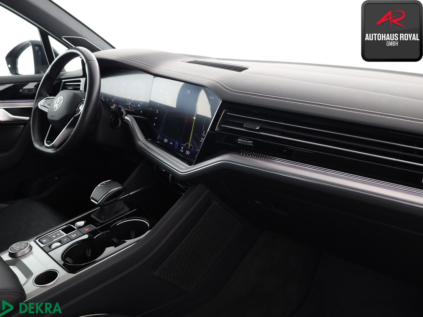 Volkswagen Touareg 2023 г. Синий, пробег 57900 км