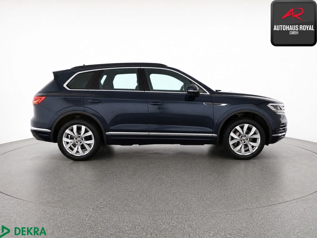 Volkswagen Touareg 2023 г. Синий, пробег 57900 км
