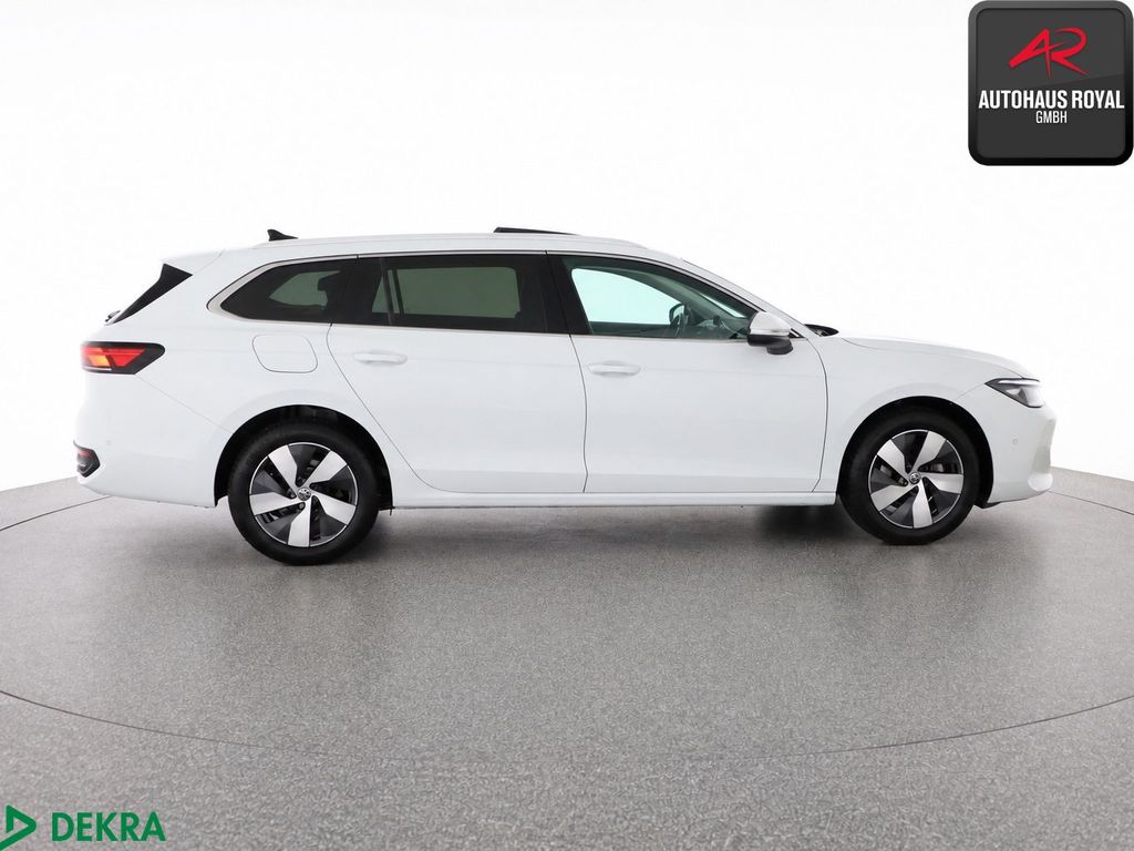 Volkswagen Passat 2024 г. Белый, пробег 23417 км