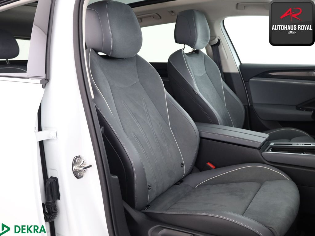 Volkswagen Passat 2024 г. Белый, пробег 23417 км