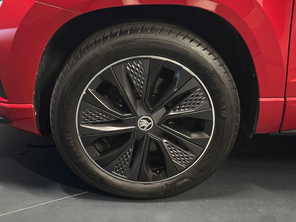 Skoda Karoq 2023 г. Красный, пробег 55000 км