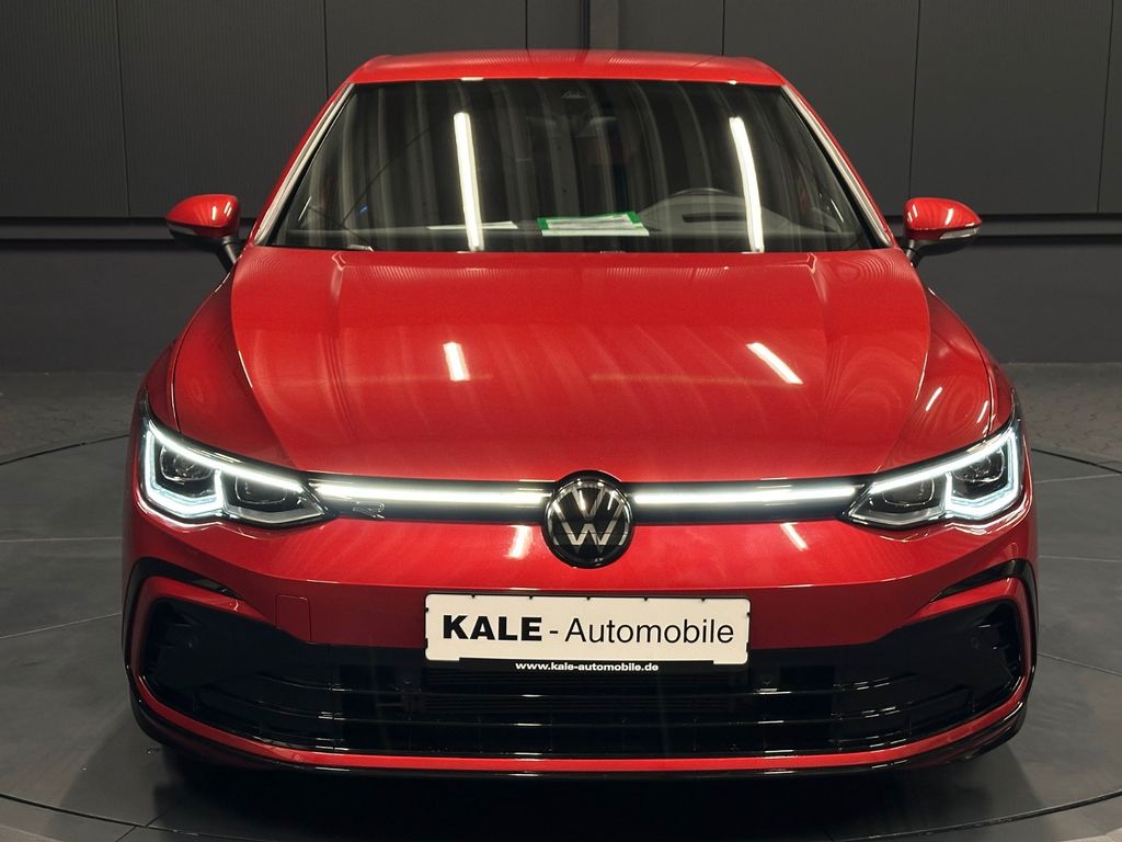 Volkswagen Golf 2024 г. Красный, пробег 19000 км