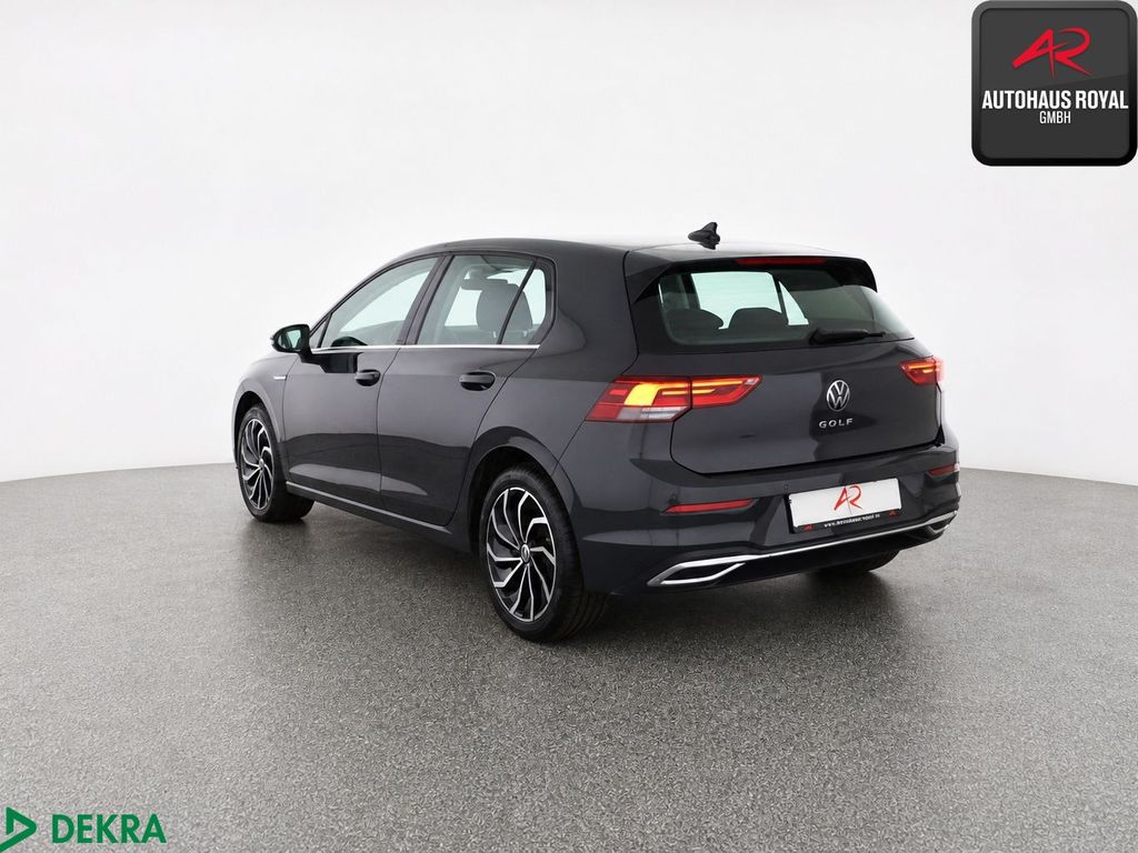 Volkswagen Golf 2024 г. Серый, пробег 26178 км