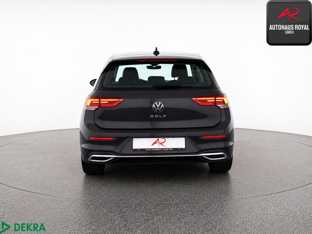 Volkswagen Golf 2024 г. Серый, пробег 26178 км