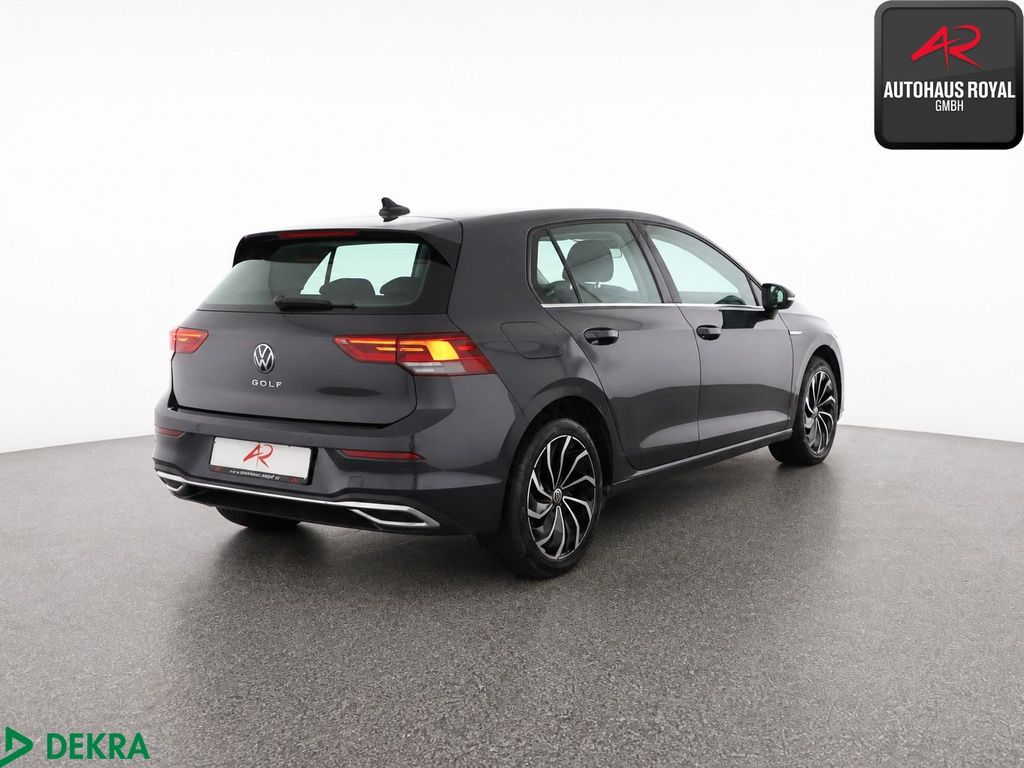 Volkswagen Golf 2024 г. Серый, пробег 26178 км