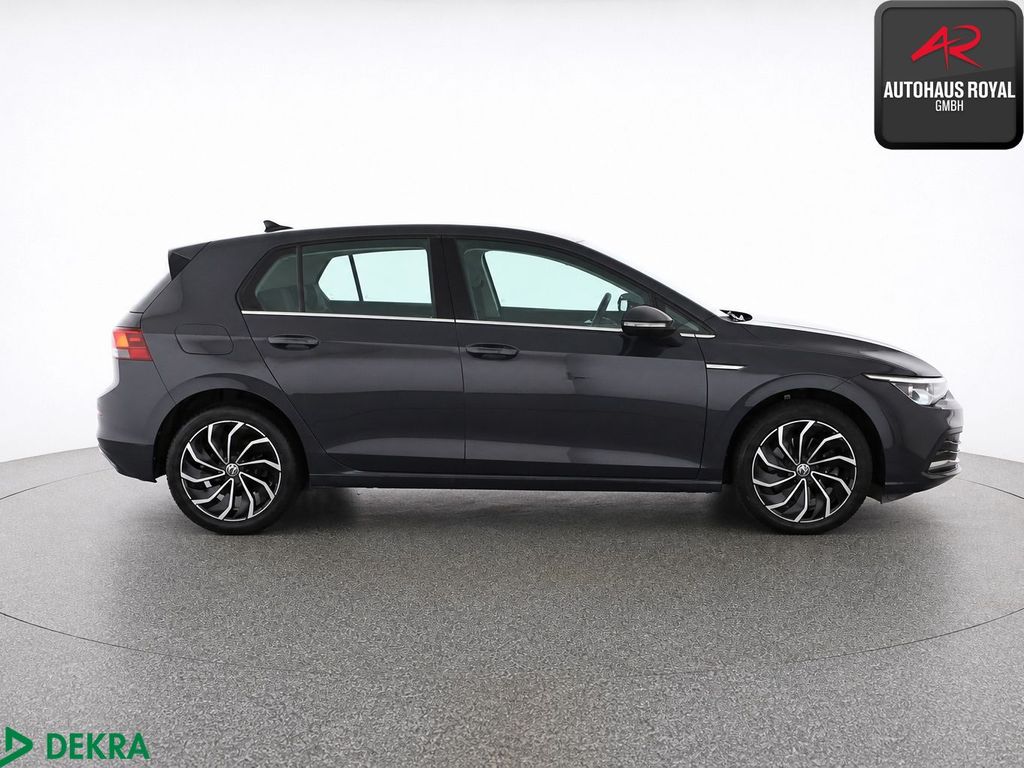 Volkswagen Golf 2024 г. Серый, пробег 26178 км