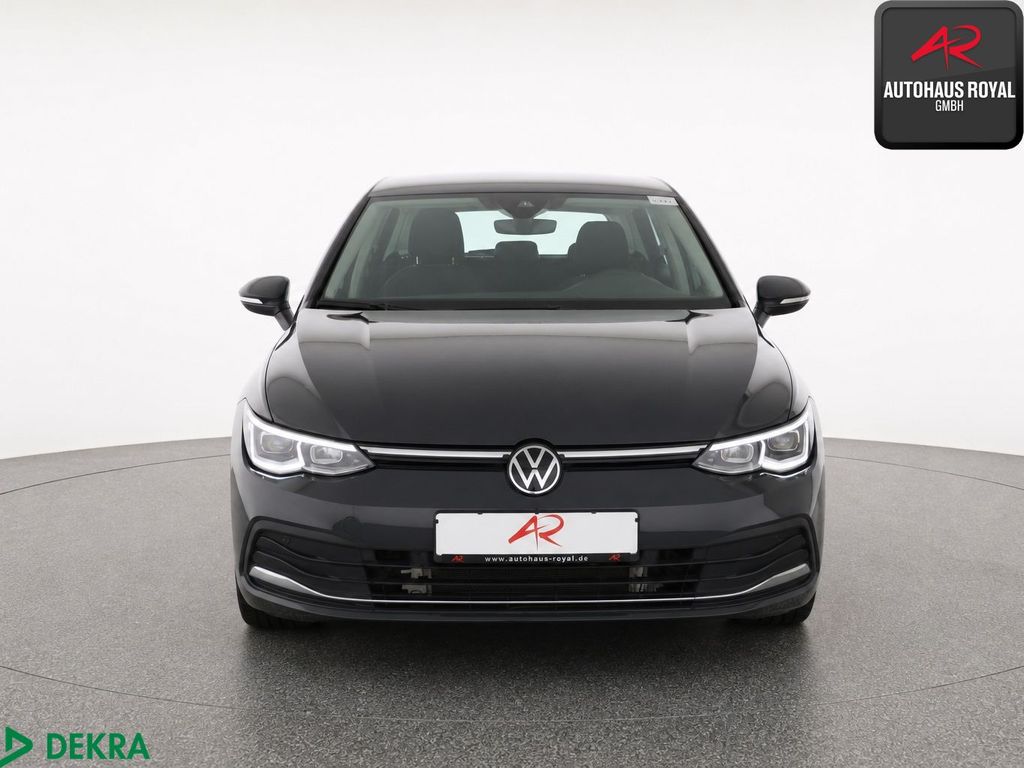 Volkswagen Golf 2024 г. Серый, пробег 26178 км
