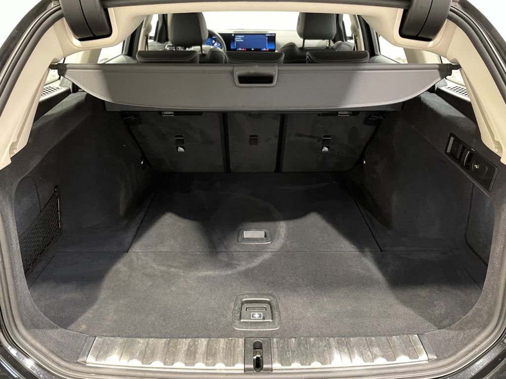 BMW 320 2024 г. Чёрный, пробег 45000 км