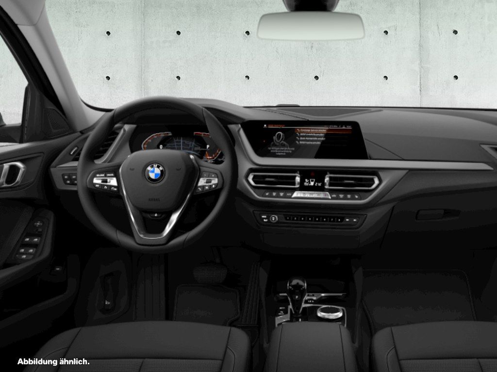 BMW 118 2024 г. Серый, пробег 42865 км