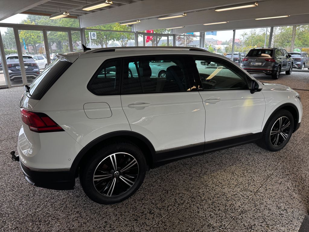 Volkswagen Tiguan 2022 г. Белый, пробег 47083 км