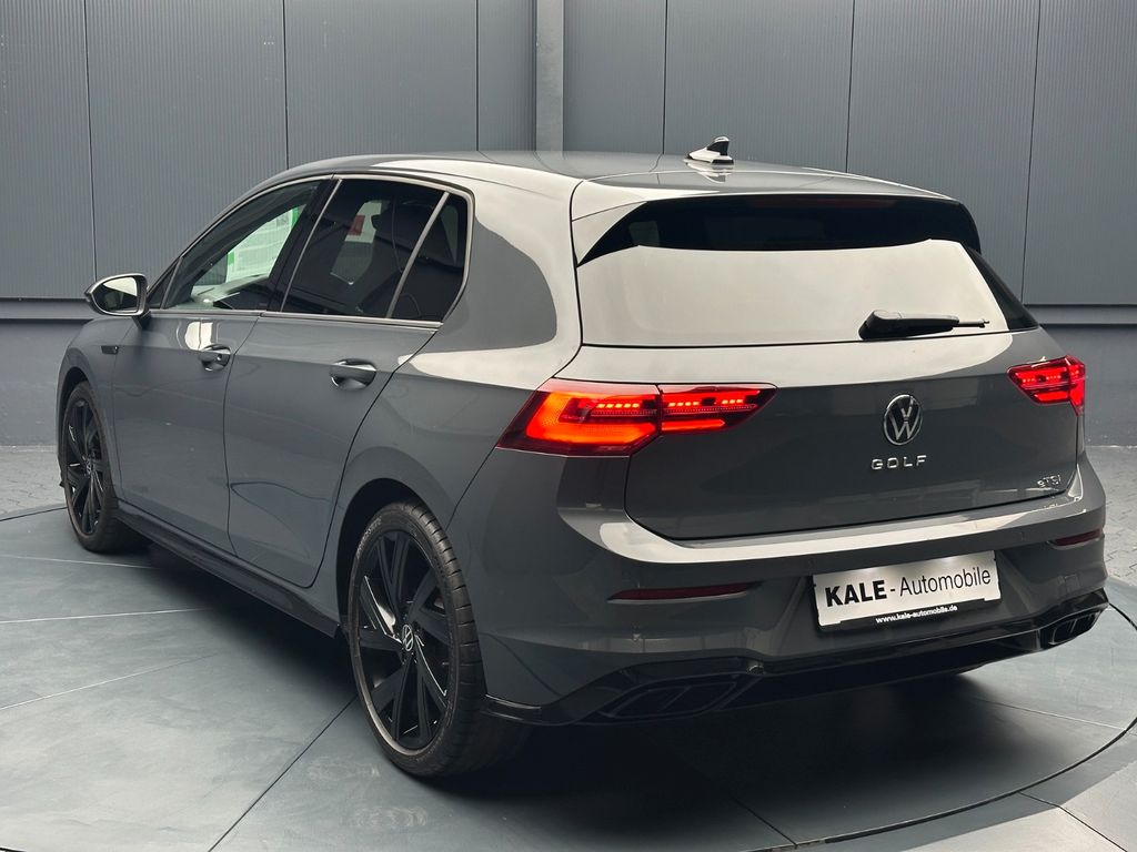 Volkswagen Golf 2024 г. Серый, пробег 18700 км