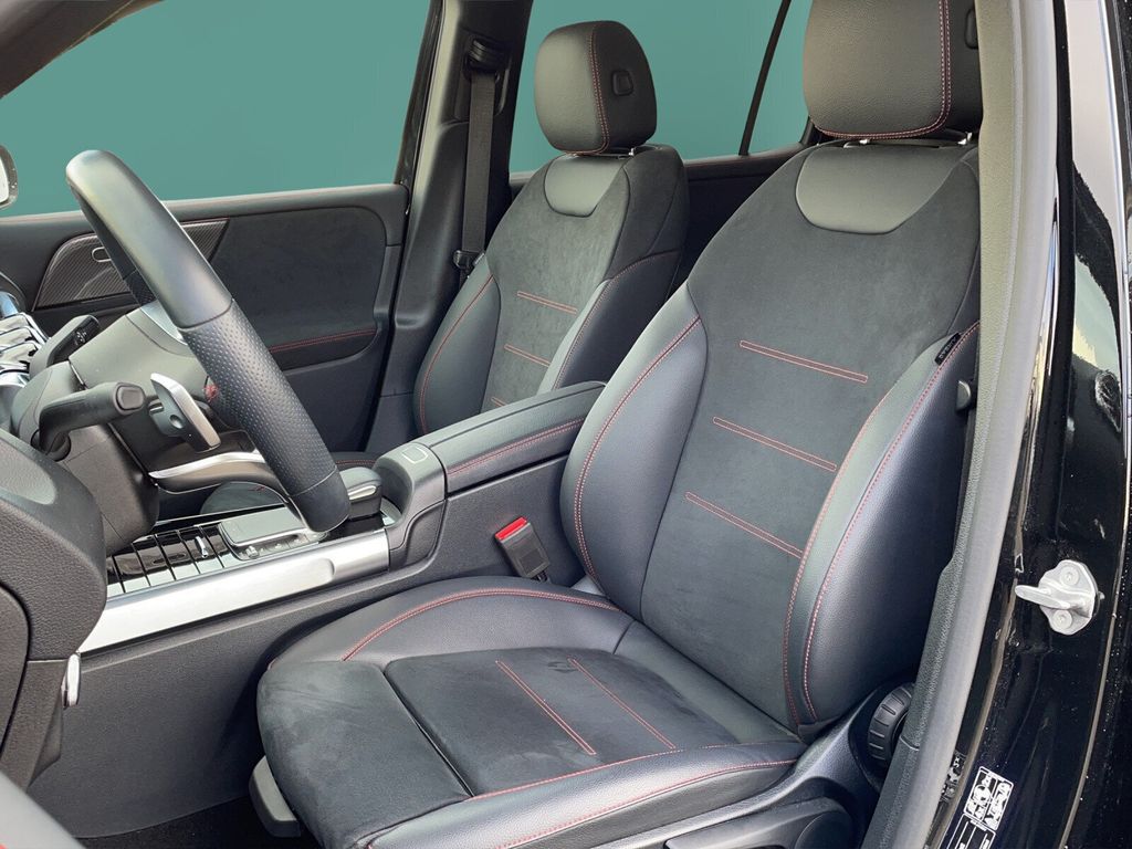 Mercedes-Benz GLB 250 2022 г. Чёрный, пробег 44863 км