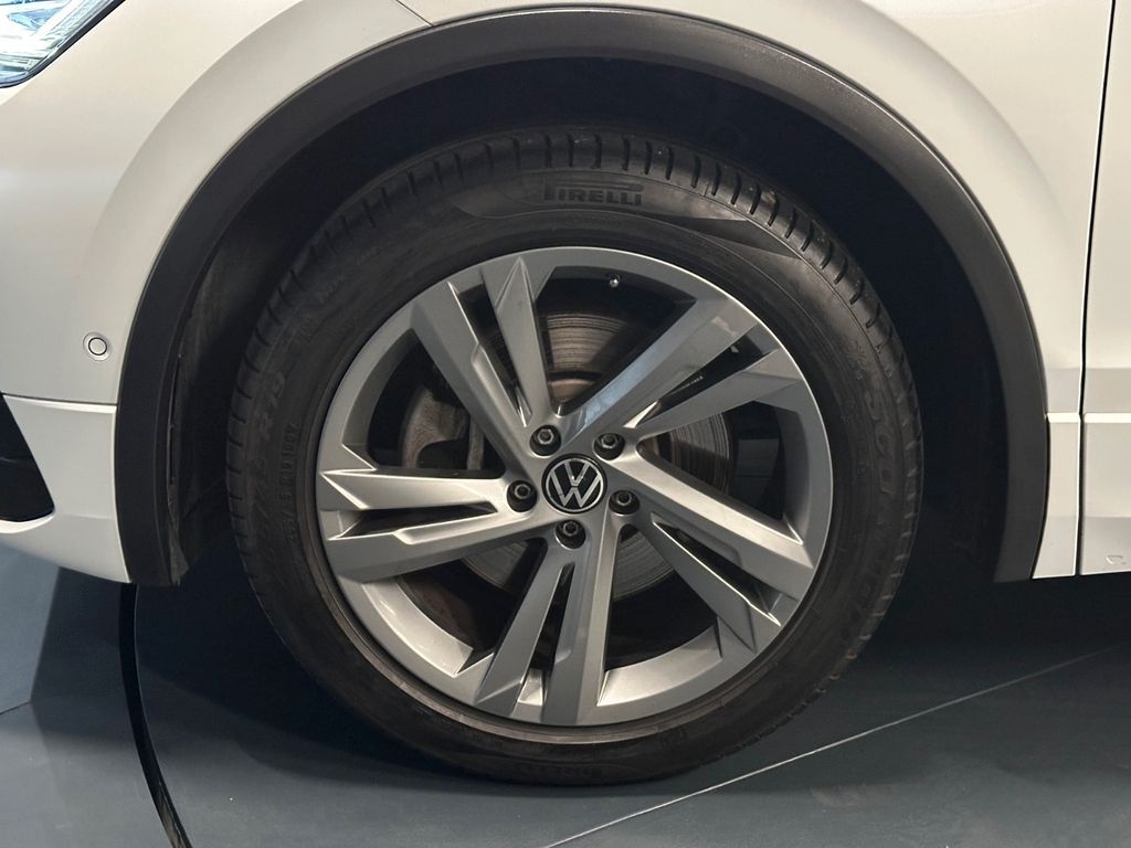 Volkswagen Tiguan 2022 г. Белый, пробег 47000 км