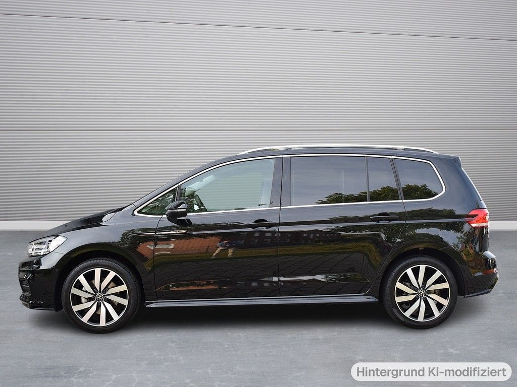 Volkswagen Touran 2026 г. Чёрный, пробег 13200 км
