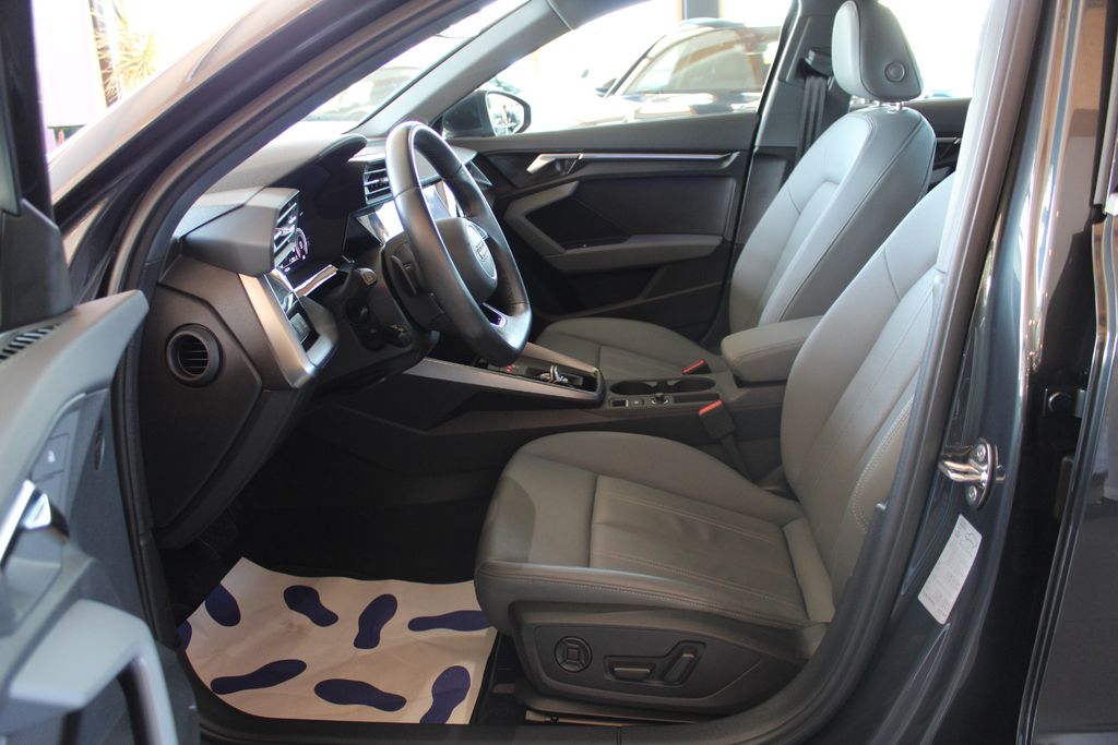 Audi A3 2023 г. Серый, пробег 52000 км